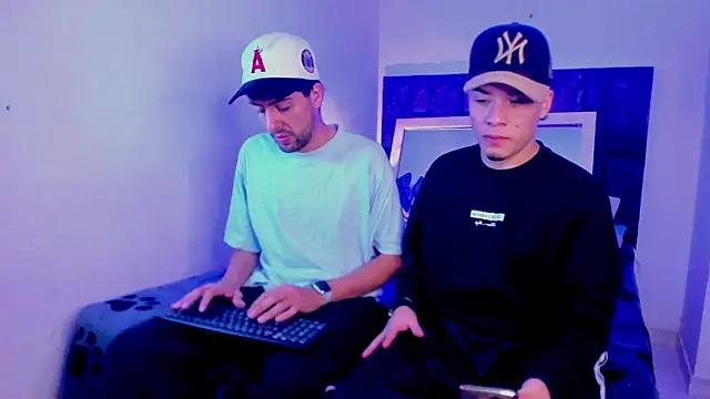 Snapshot of alex_and_christhoper chatting on 03/28/26, 06:46 alex and christhoper online show from 03/28/26, 06:46