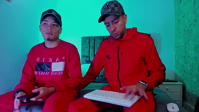 Snapshot of alex_and_christhoper chatting on 04/15/26, 02:07 alex and christhoper online show from 04/15/26, 02:07