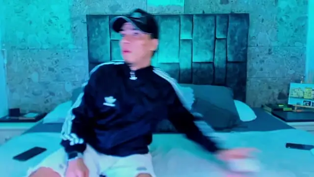 Snapshot of alex_and_christhoper chatting on 04/21/26, 09:59 alex and christhoper online show from 04/21/26, 09:59