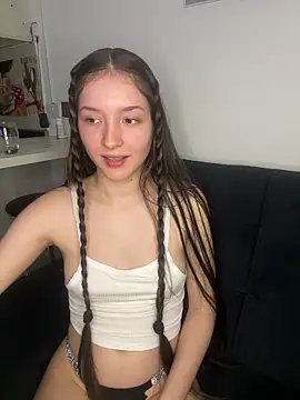 Snapshot of xluxulua chatting on 03/05/26, 11:23 xluxulua online show from 03/05/26, 11:23