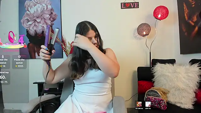 Snapshot of VelvetSirenLight chatting on 02/24/26, 02:15 VelvetSirenLight online show from 02/24/26, 02:15