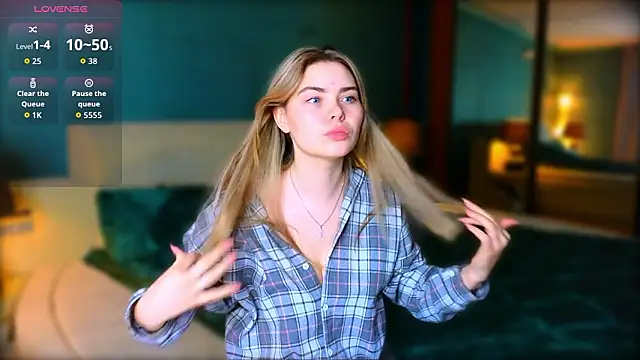 Snapshot of hornycharisma chatting on 03/16/26, 03:27 hornycharisma online show from 03/16/26, 03:27