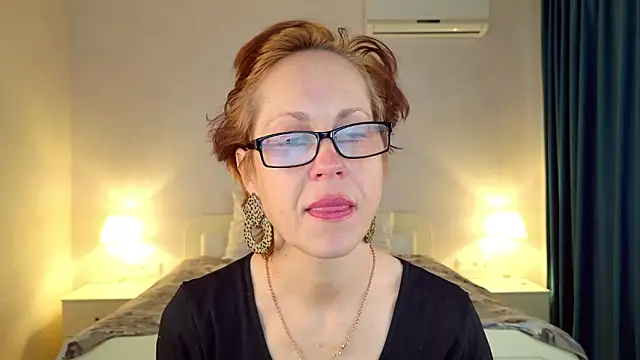 LioraWeiss online show from 03/13/26, 05:58