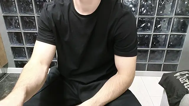 Snapshot of chantatummm chatting on 04/19/26, 12:48 chantatummm online show from 04/19/26, 12:48