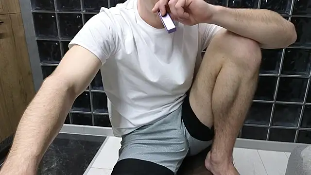 Snapshot of chantatummm chatting on 04/20/26, 03:04 chantatummm online show from 04/20/26, 03:04