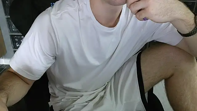 Snapshot of chantatummm chatting on 05/30/26, 12:02 chantatummm online show from 05/30/26, 12:02