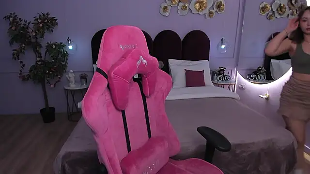 ElaraVance online show from 03/06/26, 05:04