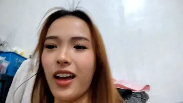 Snapshot of EllieCoconut001 chatting on 03/14/26, 06:41 EllieCoconut001 online show from 03/14/26, 06:41