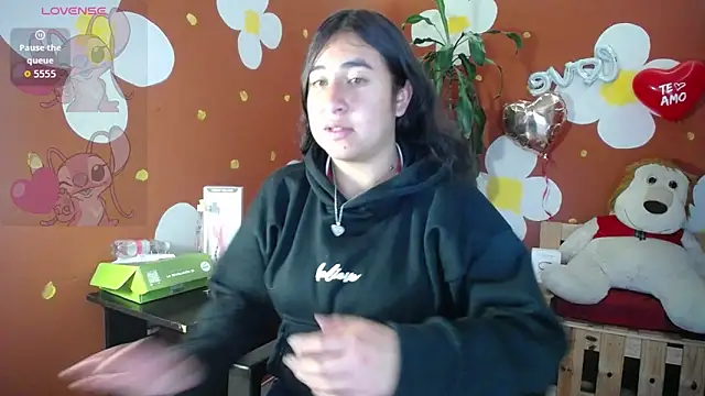 Snapshot of VirellaAshford chatting on 03/19/26, 11:14 VirellaAshford online show from 03/19/26, 11:14