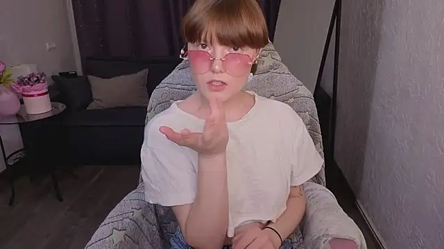  DreamLuna1  online show from 03/30/26, 01:45