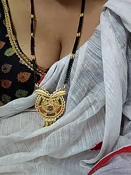 Snapshot of Sofiaa_09 chatting on 03/27/26, 04:29 Sofiaa 09 online show from 03/27/26, 04:29