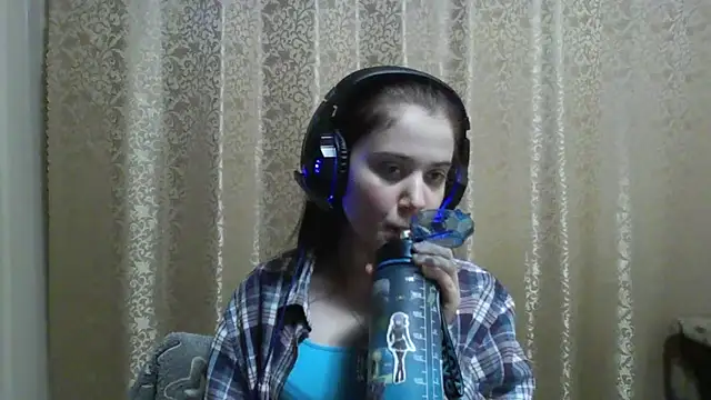 Snapshot of CarinaFolmar chatting on 03/02/26, 03:08 CarinaFolmar online show from 03/02/26, 03:08