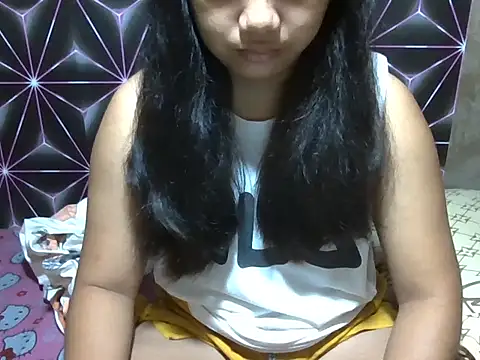 Snapshot of Flowerbebe chatting on 04/22/26, 06:09 Flowerbebe online show from 04/22/26, 06:09