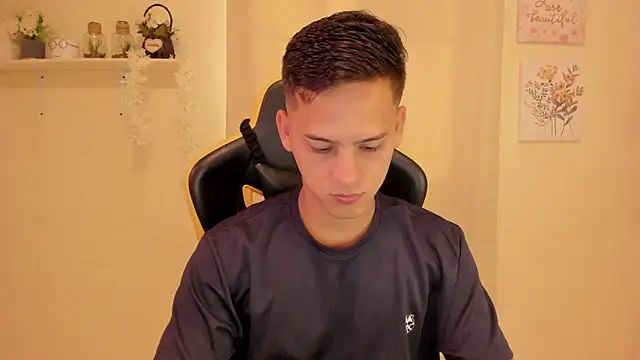 Snapshot of sexy_andres01 chatting on 03/07/26, 01:30 sexy andres01 online show from 03/07/26, 01:30