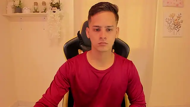 Snapshot of sexy_andres01 chatting on 03/10/26, 01:27 sexy andres01 online show from 03/10/26, 01:27