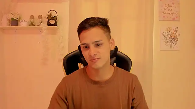 Snapshot of sexy_andres01 chatting on 03/26/26, 03:39 sexy andres01 online show from 03/26/26, 03:39