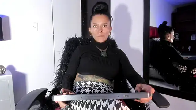 Snapshot of Amelie_Blake chatting on 04/03/26, 12:41 Amelie Blake online show from 04/03/26, 12:41