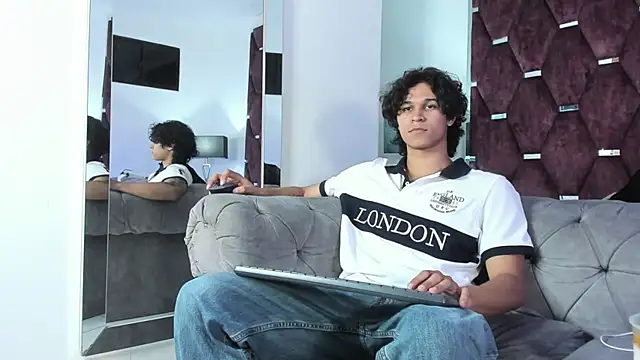 Snapshot of TonyBenedetti chatting on 03/18/26, 08:01 TonyBenedetti online show from 03/18/26, 08:01