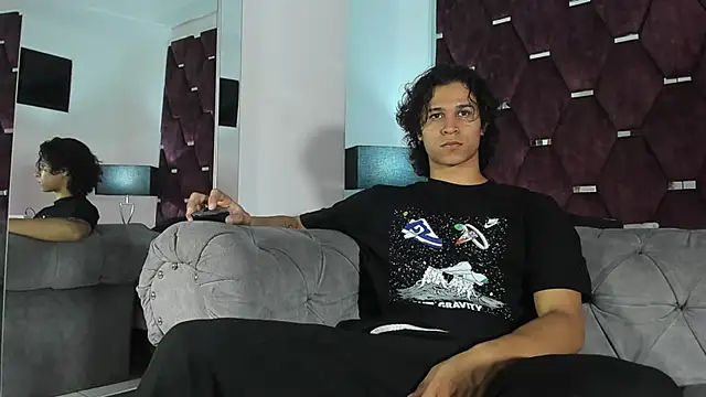 Snapshot of TonyBenedetti chatting on 04/08/26, 07:36 TonyBenedetti online show from 04/08/26, 07:36