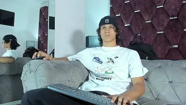 Snapshot of TonyBenedetti chatting on 04/10/26, 10:03 TonyBenedetti online show from 04/10/26, 10:03