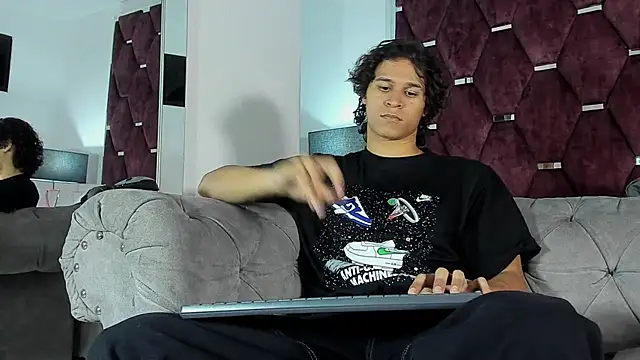 Snapshot of TonyBenedetti chatting on 04/16/26, 08:53 TonyBenedetti online show from 04/16/26, 08:53