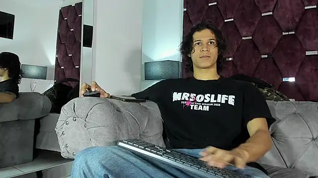 Snapshot of TonyBenedetti chatting on 04/19/26, 07:49 TonyBenedetti online show from 04/19/26, 07:49