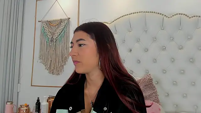 Sara funy online show from 04/15/26, 11:06