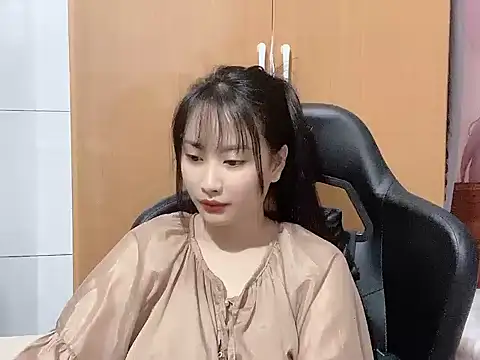 Snapshot of Sunny2868 chatting on 04/17/26, 02:47 Sunny2868 online show from 04/17/26, 02:47