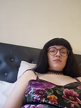 Snapshot of Mommynatrix chatting on 03/30/26, 04:08 Mommynatrix online show from 03/30/26, 04:08