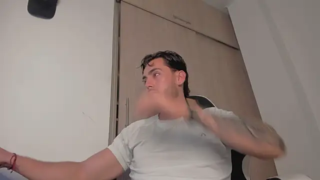 Snapshot of Axel__Blaze chatting on 03/11/26, 12:22 Axel Blaze online show from 03/11/26, 12:22