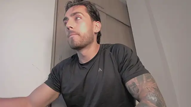 Snapshot of Axel__Blaze chatting on 03/12/26, 12:22 Axel Blaze online show from 03/12/26, 12:22