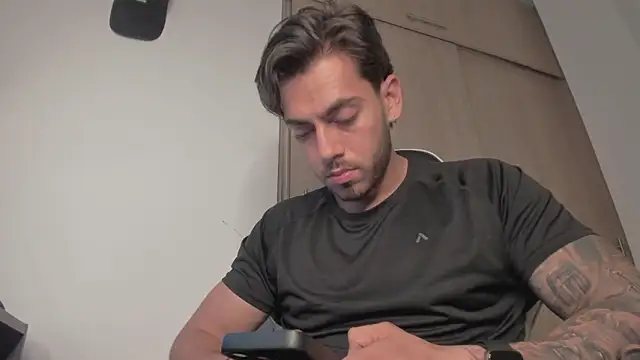 Snapshot of Axel__Blaze chatting on 03/15/26, 10:16 Axel Blaze online show from 03/15/26, 10:16