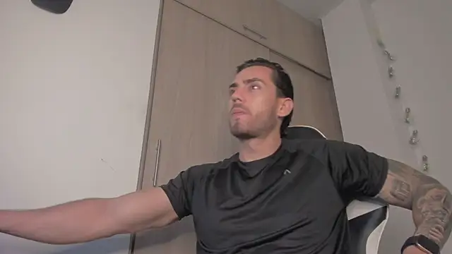 Snapshot of Axel__Blaze chatting on 04/01/26, 12:50 Axel Blaze online show from 04/01/26, 12:50