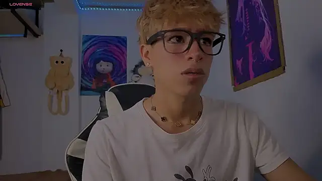 Snapshot of Ryan_sweet chatting on 02/27/26, 04:45 Ryan sweet online show from 02/27/26, 04:45