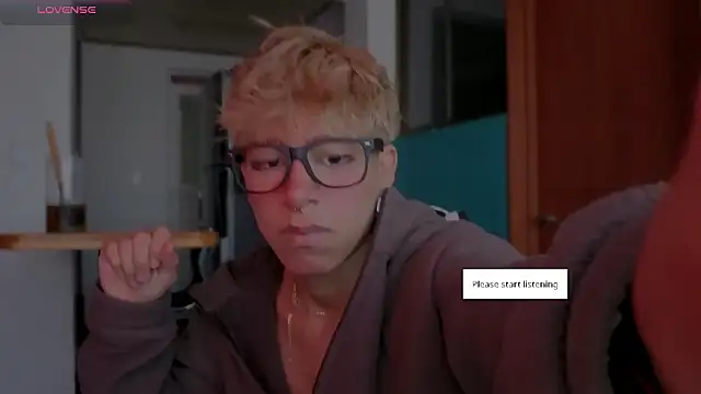 Snapshot of Ryan_sweet chatting on 02/28/26, 01:01 Ryan sweet online show from 02/28/26, 01:01