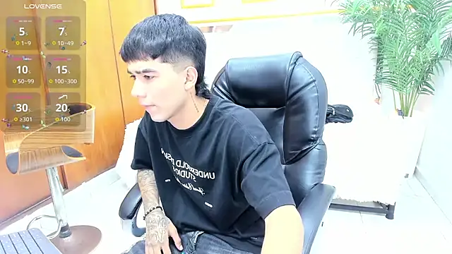 Snapshot of Thiago_collinss chatting on 04/01/26, 10:40 Thiago collinss online show from 04/01/26, 10:40