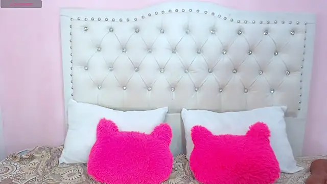 Snapshot of rubi_millerr chatting on 04/16/26, 08:31 rubi millerr online show from 04/16/26, 08:31