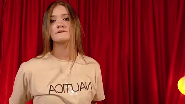 Snapshot of Mia_Benett_ chatting on 04/04/26, 12:42 Mia Benett online show from 04/04/26, 12:42