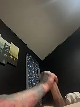 Snapshot of Robrotten chatting on 03/16/26, 05:44 Robrotten online show from 03/16/26, 05:44