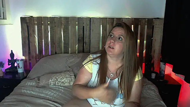 Snapshot of Jessi_jones chatting on 03/25/26, 03:23 Jessi jones online show from 03/25/26, 03:23