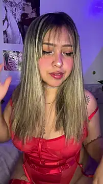 Moon Velvet  online show from 03/18/26, 10:57