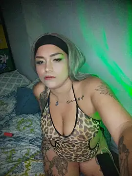 Snapshot of Cristal_queen_ chatting on 04/13/26, 07:25 Cristal queen online show from 04/13/26, 07:25