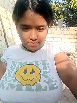 Snapshot of emi_li82 chatting on 03/21/26, 11:08 emi li82 online show from 03/21/26, 11:08