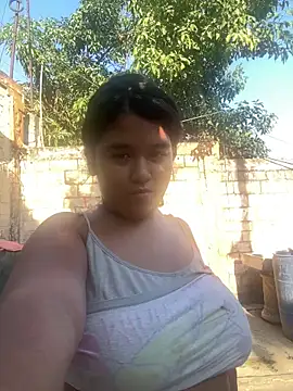 Snapshot of emi_li82 chatting on 04/03/26, 11:14 emi li82 online show from 04/03/26, 11:14