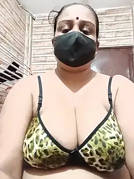Snapshot of Rashmi_89 chatting on 06/13/26, 03:54 Rashmi 89 online show from 06/13/26, 03:54
