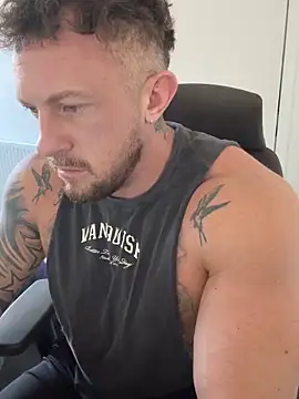 Snapshot of lockedinlad chatting on 03/19/26, 02:54 lockedinlad online show from 03/19/26, 02:54