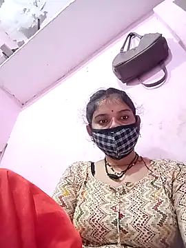 Snapshot of Hot_bri2 chatting on 04/06/26, 10:33 Hot bri2 online show from 04/06/26, 10:33