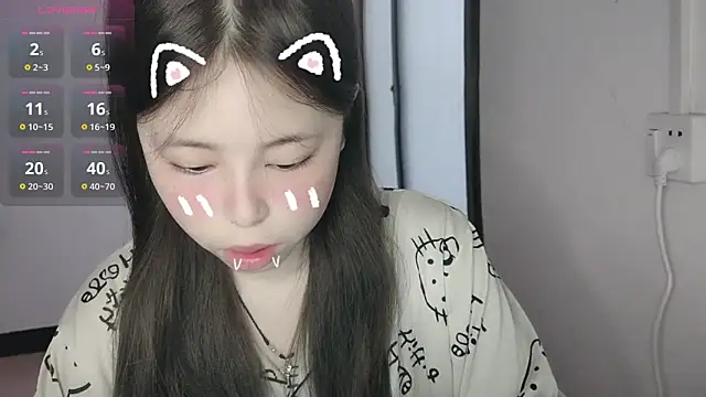 Snapshot of F-Yihao chatting on 03/06/26, 05:04 F-Yihao online show from 03/06/26, 05:04