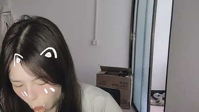 Snapshot of F-Yihao chatting on 03/24/26, 07:35 F-Yihao online show from 03/24/26, 07:35