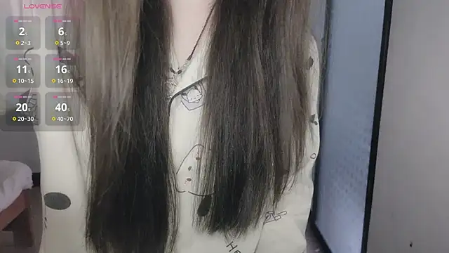 Snapshot of F-Yihao chatting on 04/02/26, 09:07 F-Yihao online show from 04/02/26, 09:07